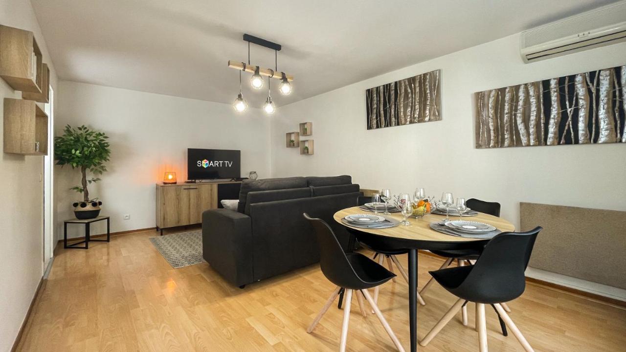 Homey Wood - New - Appartement Avec Une Chambre - Parking Prive Gratuit - Balcon Prive - A 5 Min De La Gare Pour Rejoindre Geneve Annemasse Exteriör bild